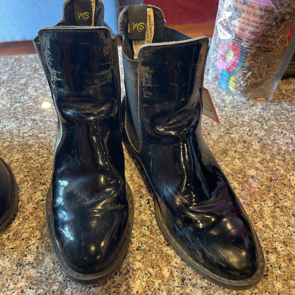 BLACK PATENT SIZE 6 SMOKY MOUNTIAN
