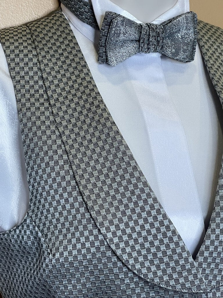SILVER FORMAL VEST WITH 2 BOW TIES DEREGNAUCOURT