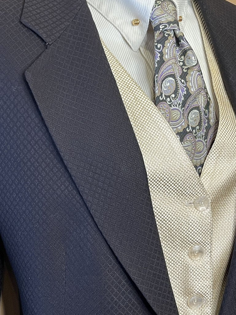 DARK BROWN DIAMOND PATTERN CM DAY SUIT