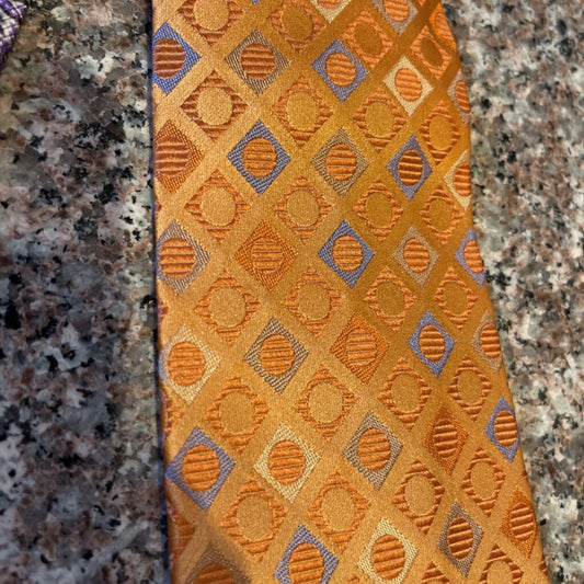 ORANGE AND BLUE DOTS