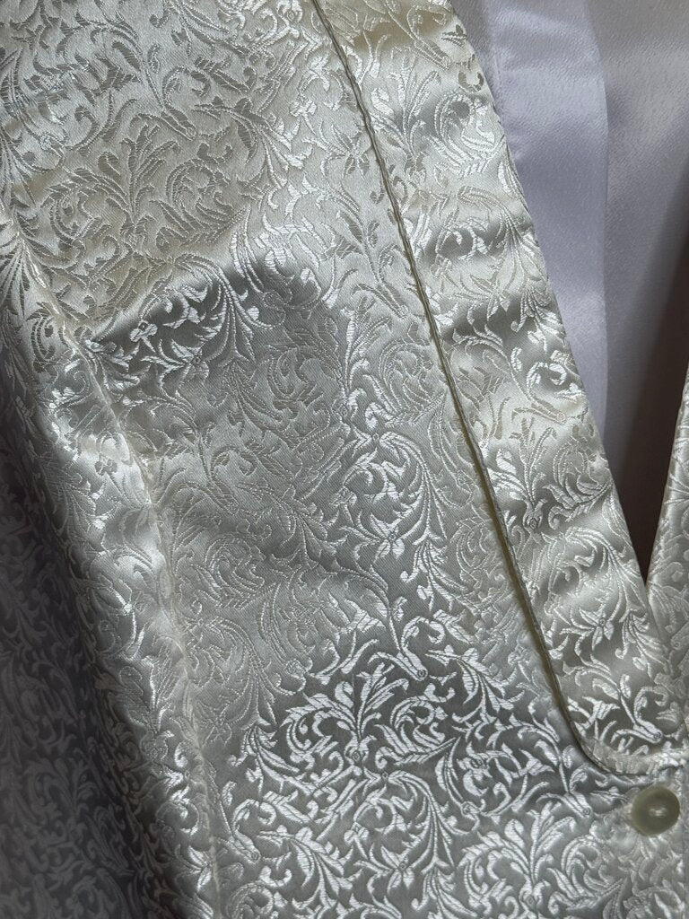 WHITE PAISLEY FORMAL VEST AND BOW TIE WELL SUITED APPERAL