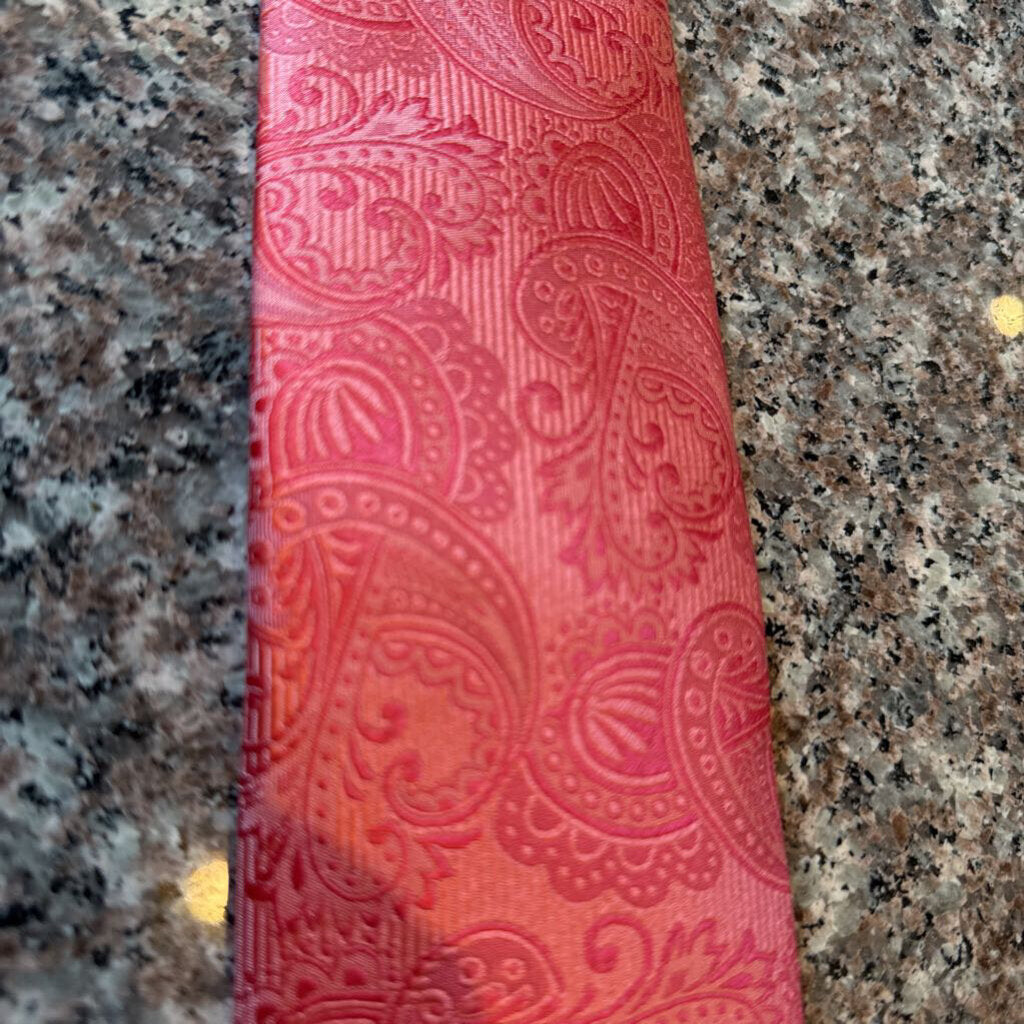 CORAL PAISLEY TIE