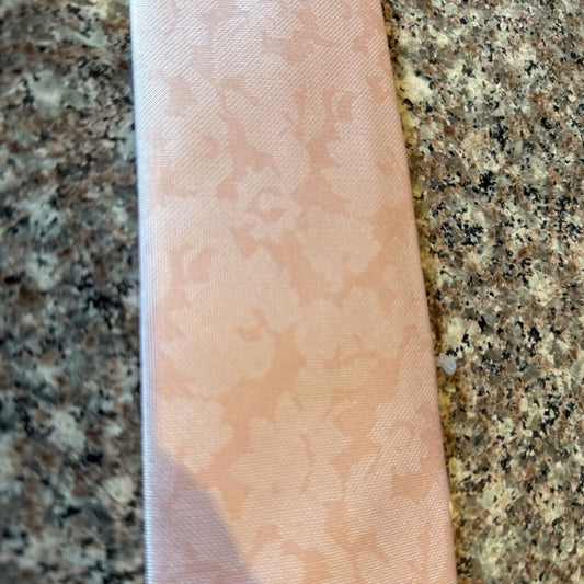 BLUSH PINK FLOWERS TIE