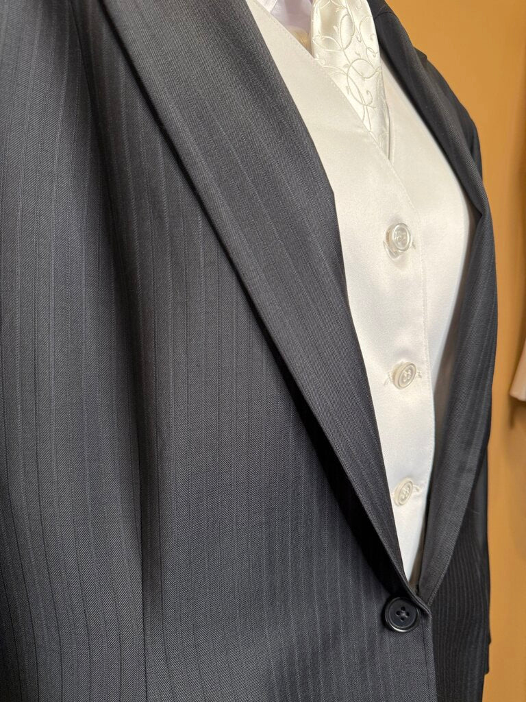 CHARCOAL GRAY TONE ON TONE STRIPE DAY SUIT