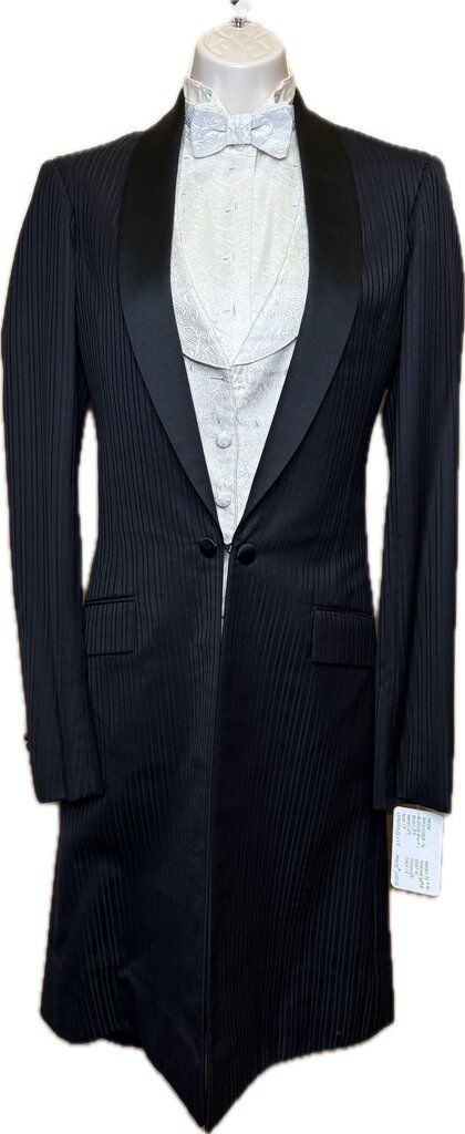 BLACK TONE ON TONE DEREGNAUCOURT FORMAL