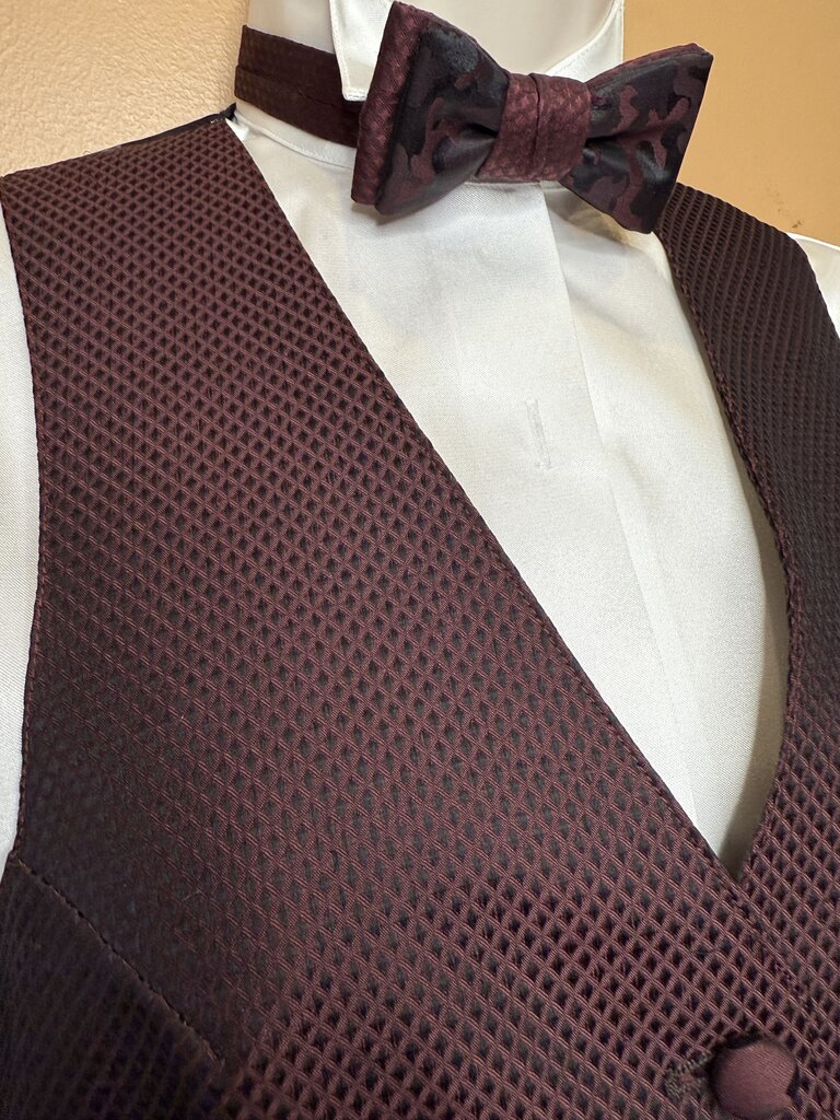 MAROON DIAMOND PATTERN VEST AND MATCHING BOW TIE DEREGNAUCOURT