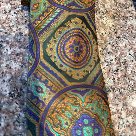 PURPLE/GREEN PAISLEY TIE