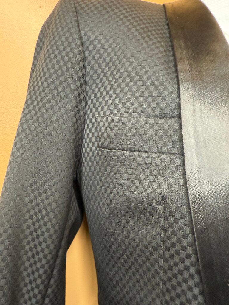 BLACK SQUARE PATTERN CM FORMAL