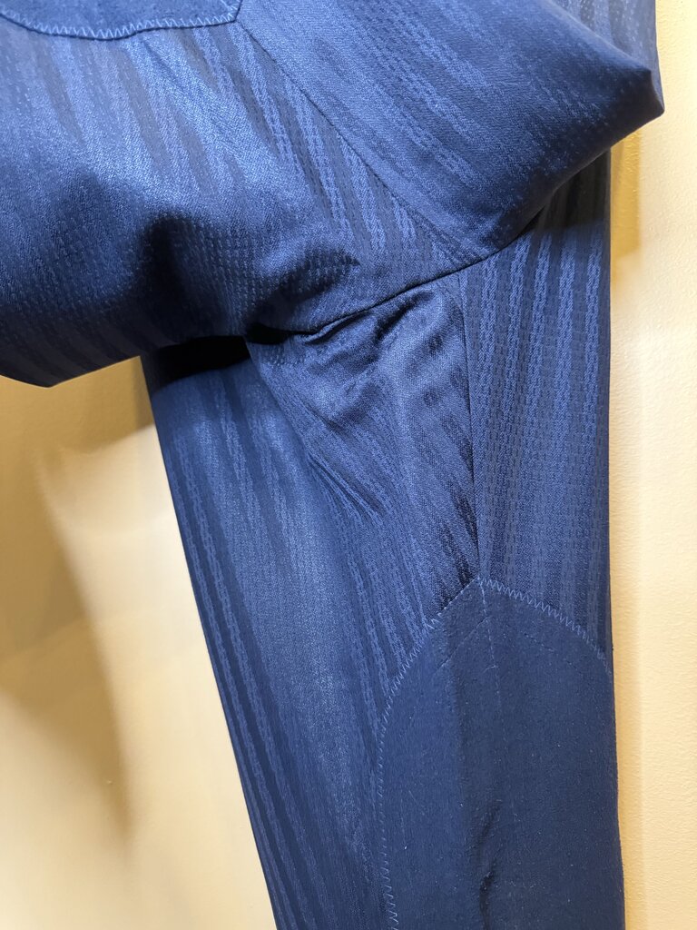 NAVY TONE ON TONE PATERN SHOW SEASONS DAY SUIT
