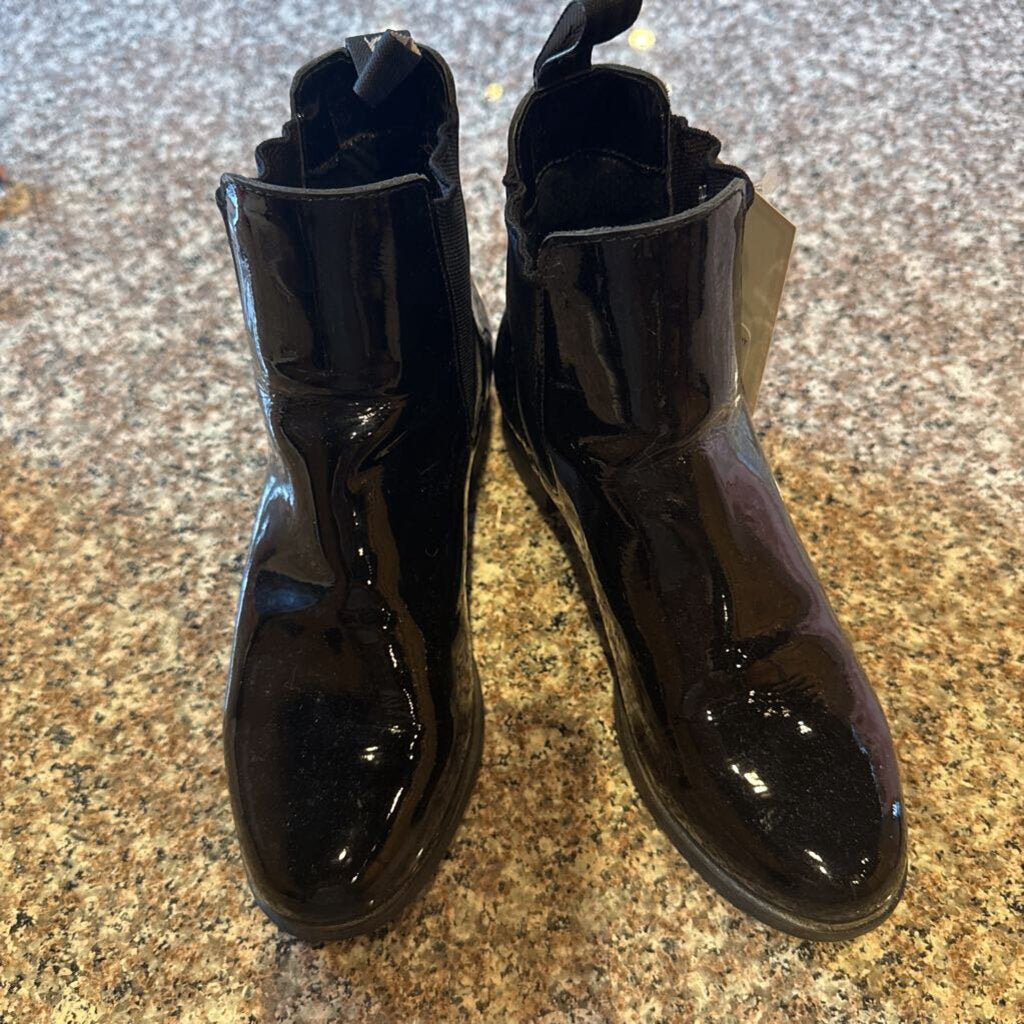 BLACK PATENT BOOT SIZE 3