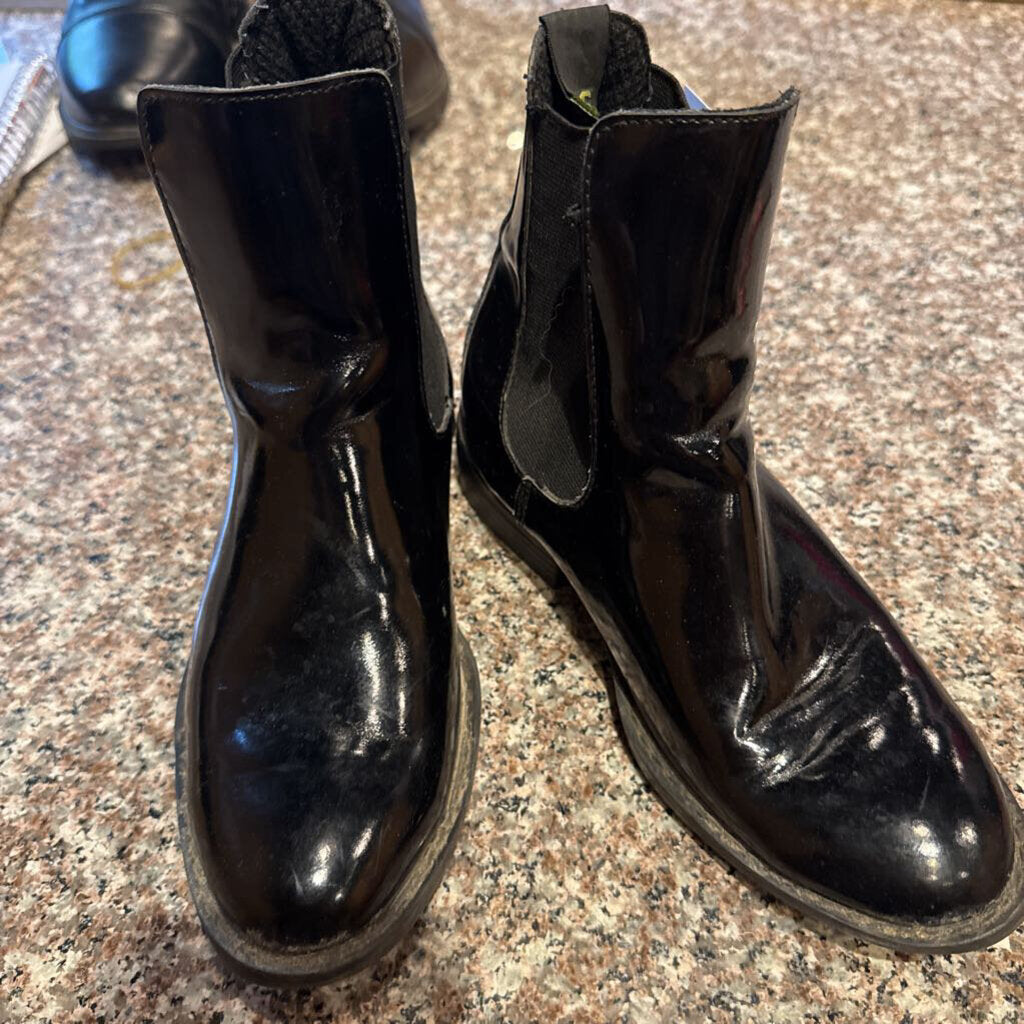 BLACK PATENT BOOTS 1