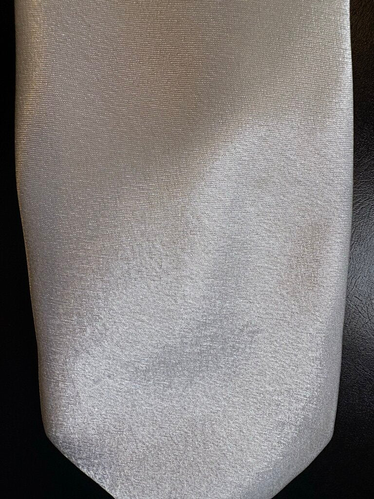 WHITE SATIN TIE