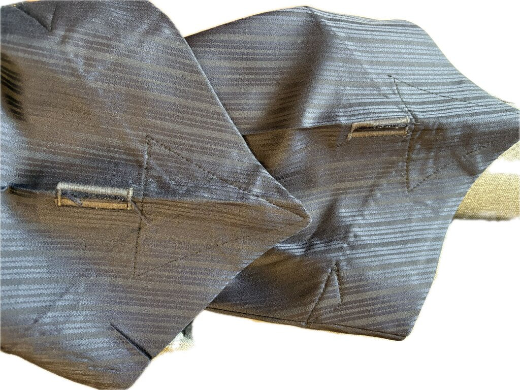 NAVY WITH SHEEN STRIPE SHOW SEASONS DAY SUIT WITH 2 PAIR OF JODS