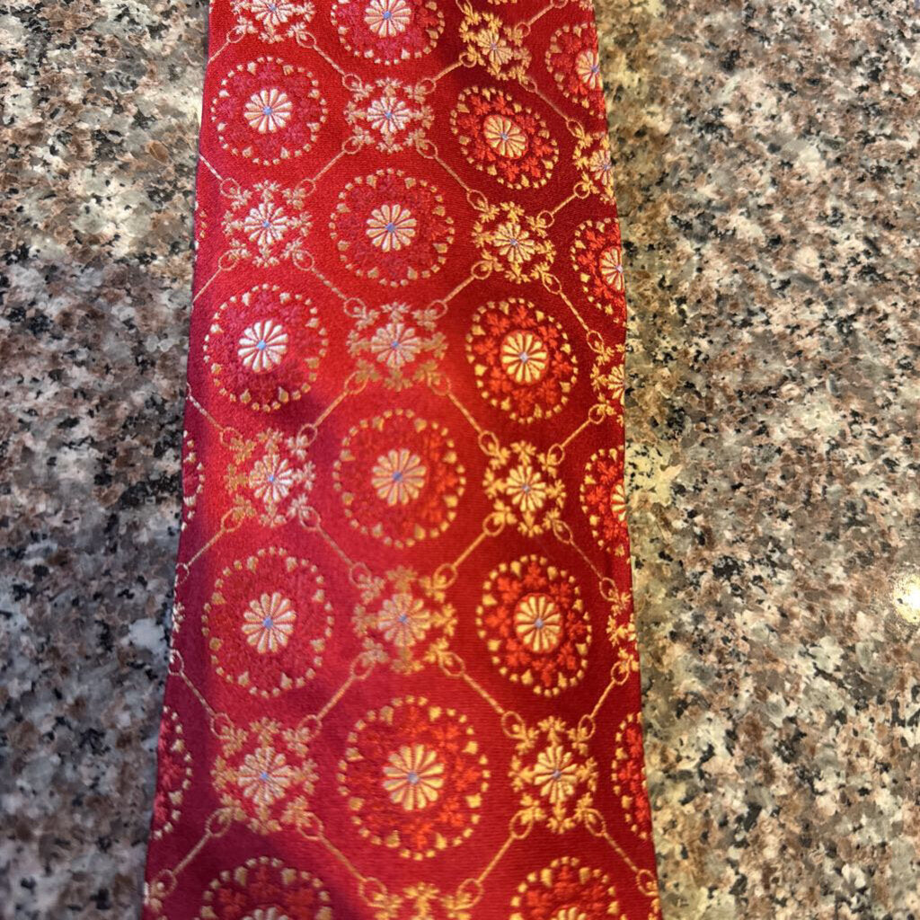 TIE RED WITH GOLD MEDALLIONS