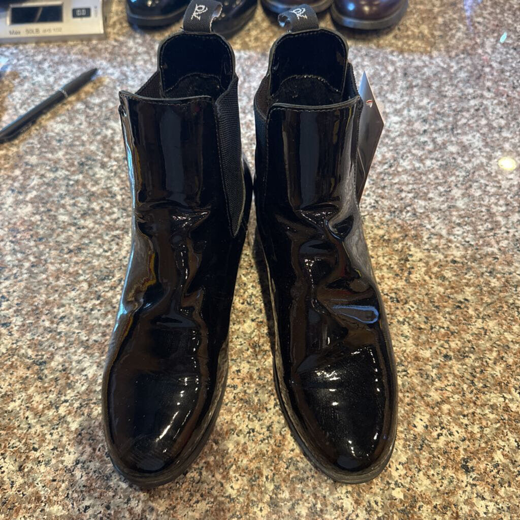 BLACK PATENT OVATION BOOT SIZE 5