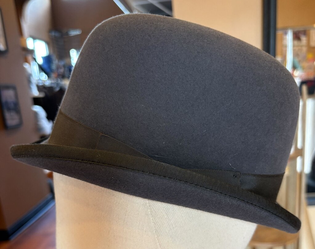 MEDIUM GRAY BEAVER DERBY 6 7/8