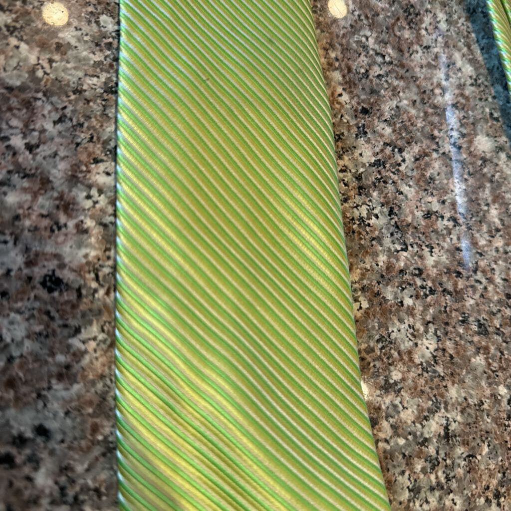 GREEN STRIPE TIE