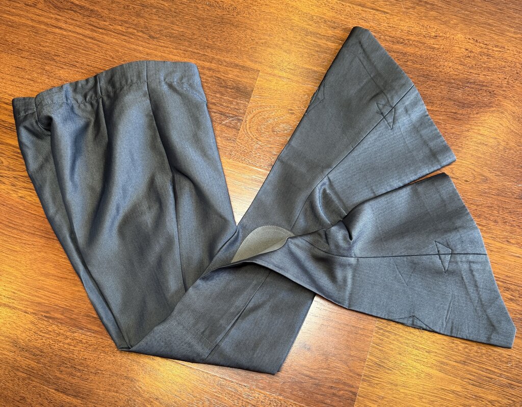 CHARCOAL GRAY HERRINGBONE WITH SHEENE DEREGNAUCOURT SUIT