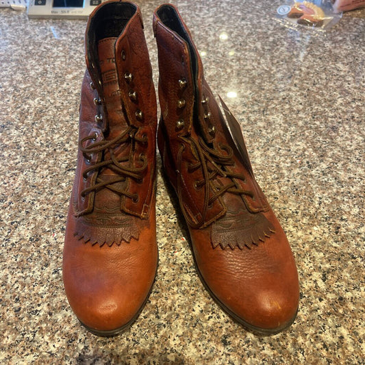 ARIAT BROWN LACE UP 7