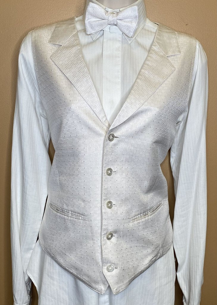 MEN'S CREAM LAPEL VEST WITH BOW TIE DEREGNAUCOURT