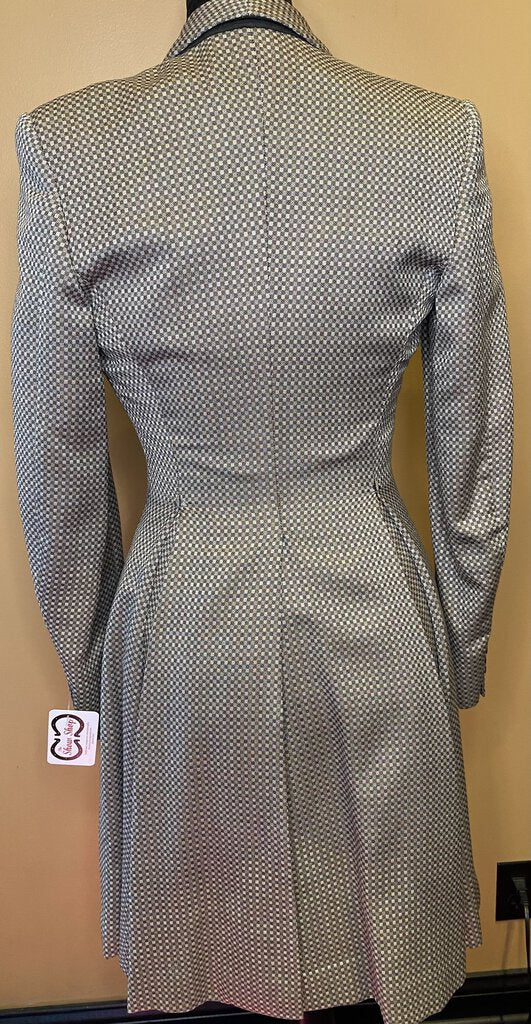 SILVER/TAUPE AND BLACK SQUARE PATTERN DAY COAT CM