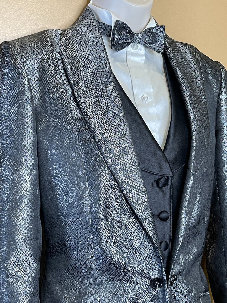 SILVER SNAKE SKIN PATTERN WITH MATCHING BOWTIE FRIERSON DAY COAT