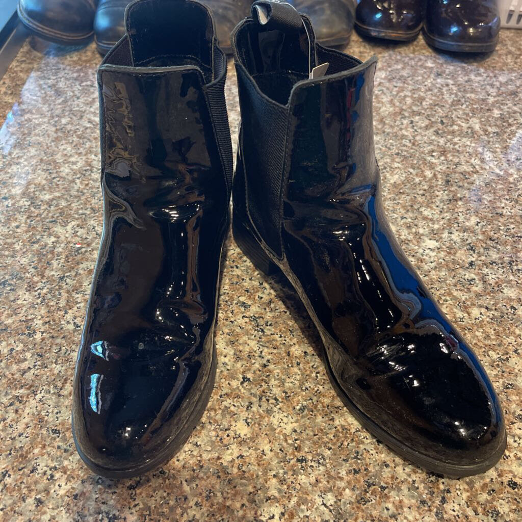 BLACK PATENT BOOTS SIZE 5