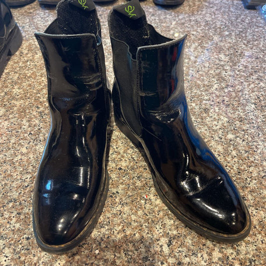 BLACK PATENT BOOTS SIZE 7