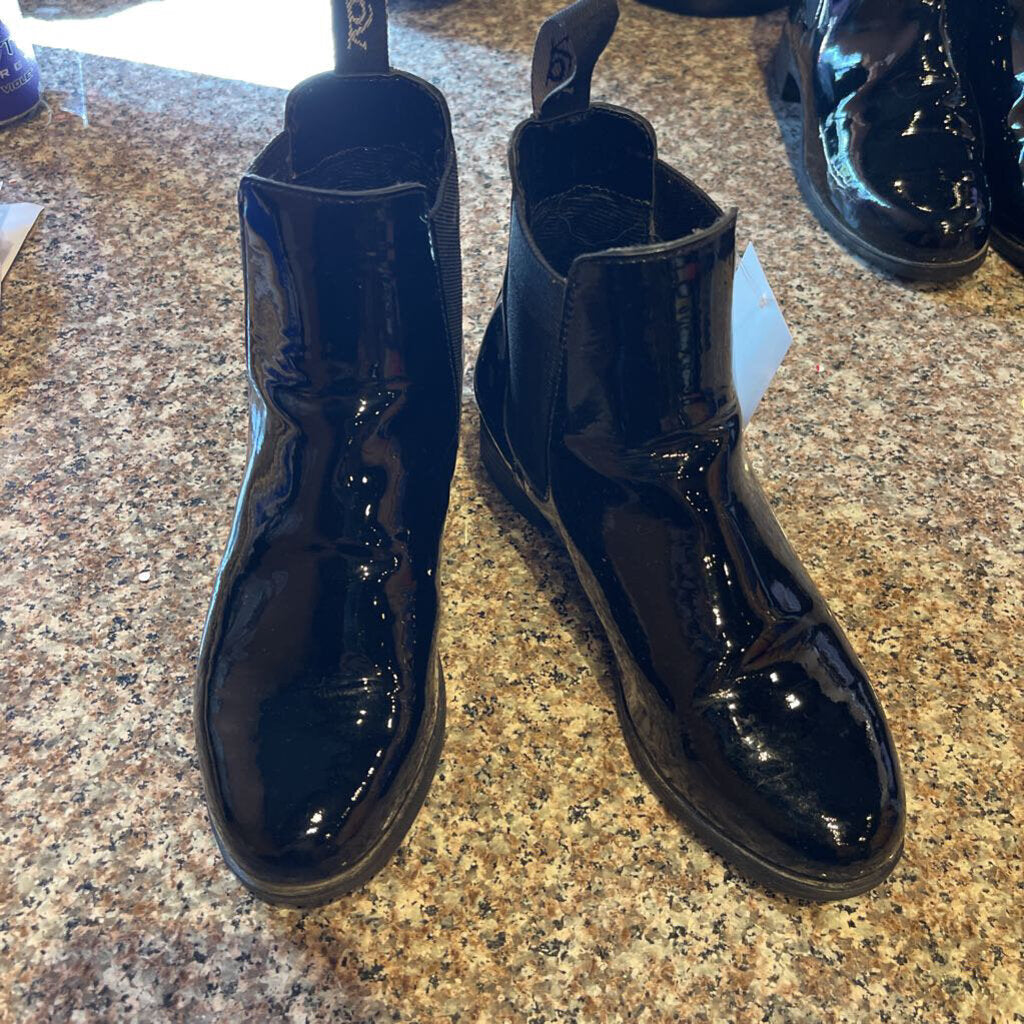 PATENT BLACK BOOTS SIZE 3