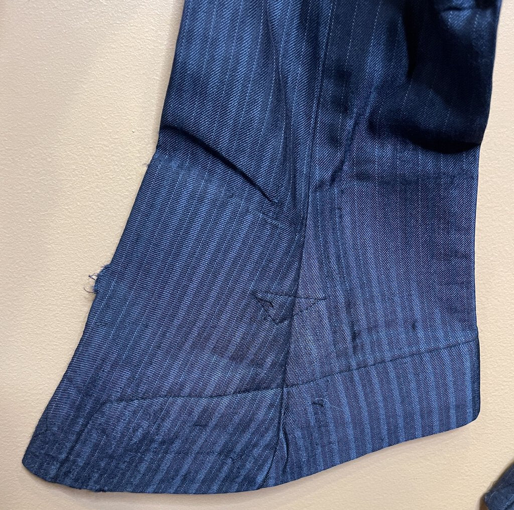 BLUE STRIPE WITH SHEEN DEREGNAUCOURT DAY SUIT