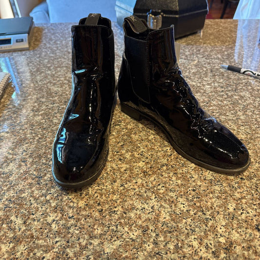 BLACK PATENT BOOTS 7