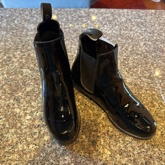 PATENT BLACK BOOTS SIZE 3
