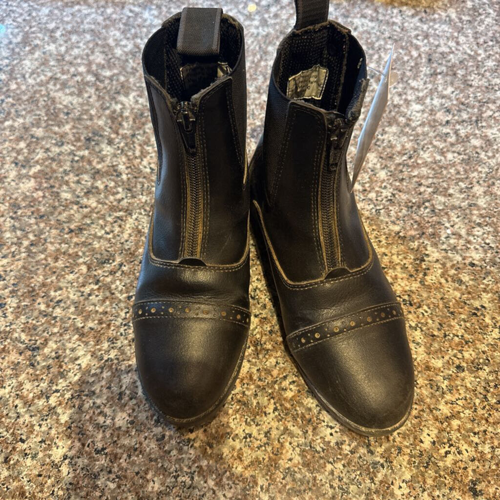 BLACK BOOTS ZIP UP SIZE 1