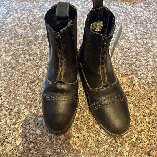BLACK BOOTS ZIP UP SIZE 1