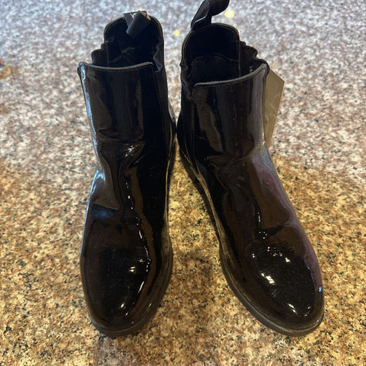 BLACK PATENT BOOT SIZE 3
