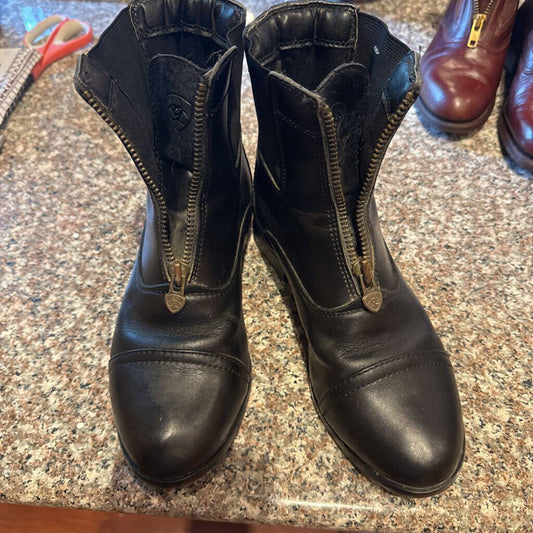 BLACK ARIAT BOOTS SIZE 6
