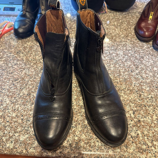 BLACK ARIAT BOOTS SIZE 9.5