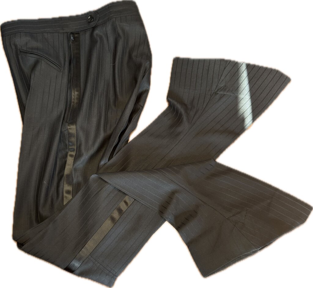 BRAND-NEW BLACK PINSTRIPE BETTY BERDINE FORMAL