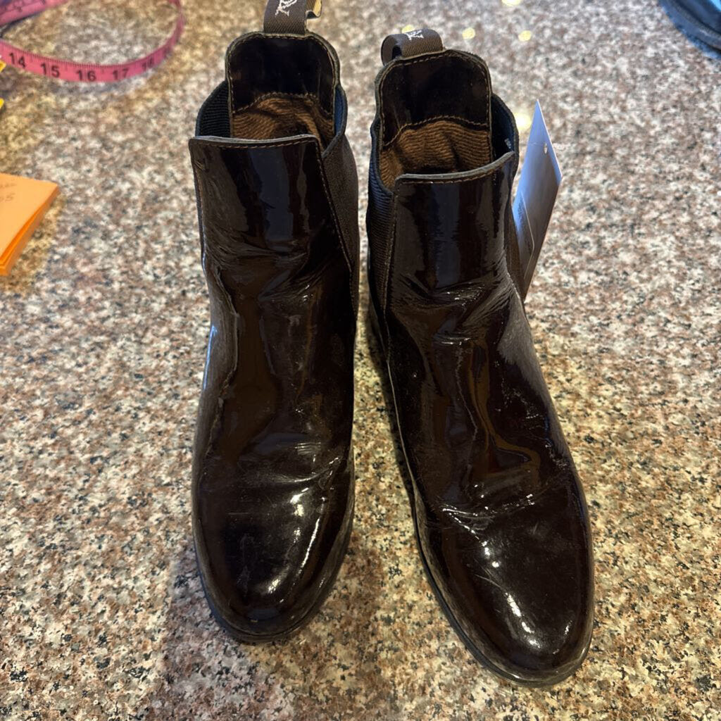 BROWN PATENT BOOT SIZE 6 OVATION