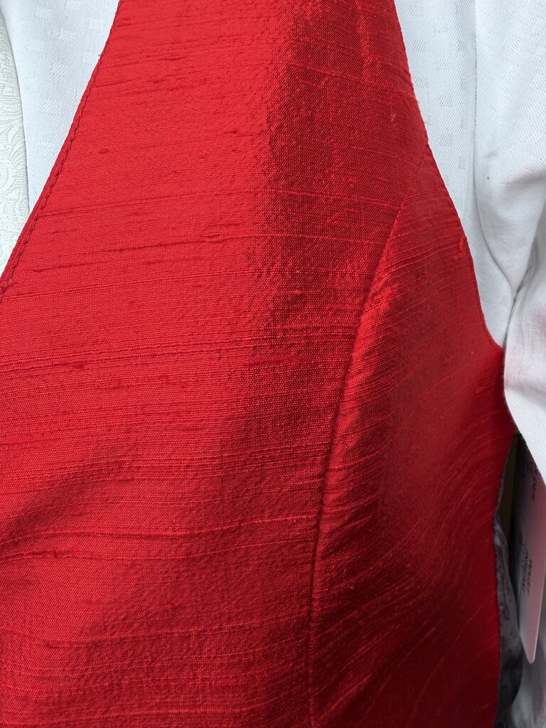 RED VEST