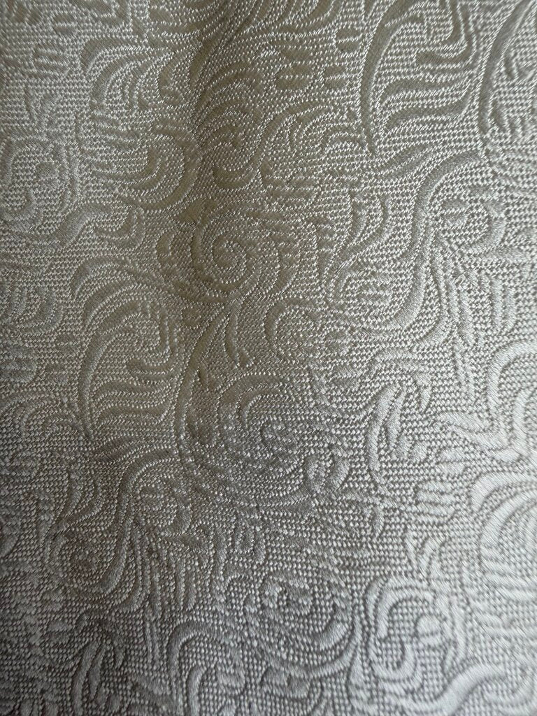 CREAM PAISLEY TIE