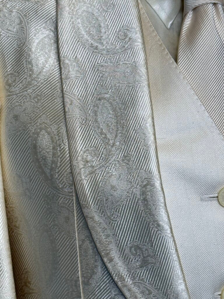 CREAM PAISLEY BETTY BERDINE DAY COAT