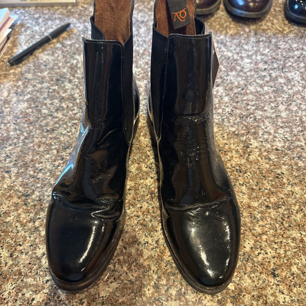 BLACK PATENT OVATION BOOT SIZE 7