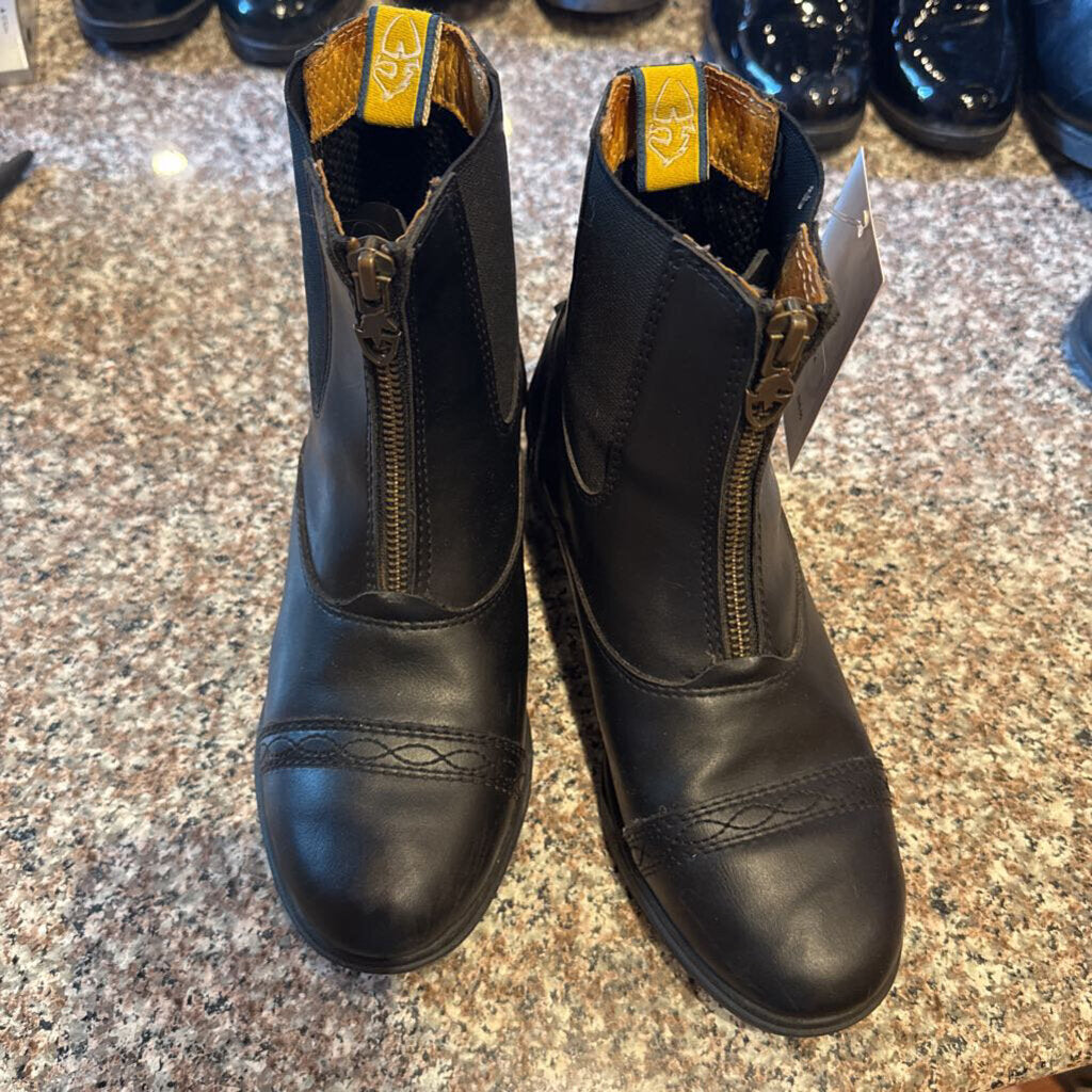 BLACK MORETTA BOOT SIZE 5