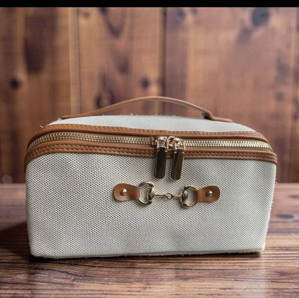 EQUESTRIAN TOILETRY BAG CREAM