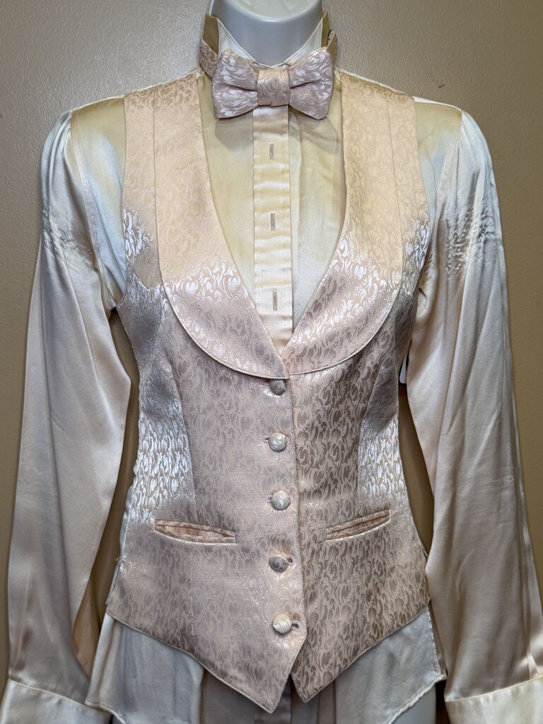 PEACH DEREGNAUCOURT FORMAL SET WITH BOWTIE