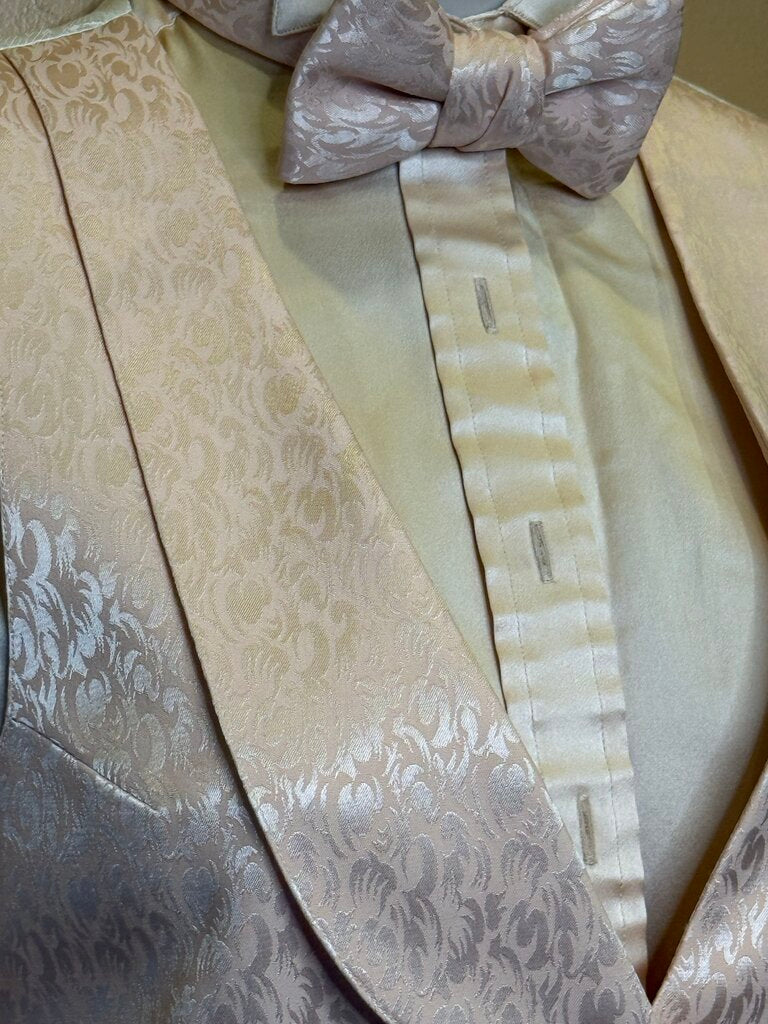 PEACH DEREGNAUCOURT FORMAL SET WITH BOWTIE
