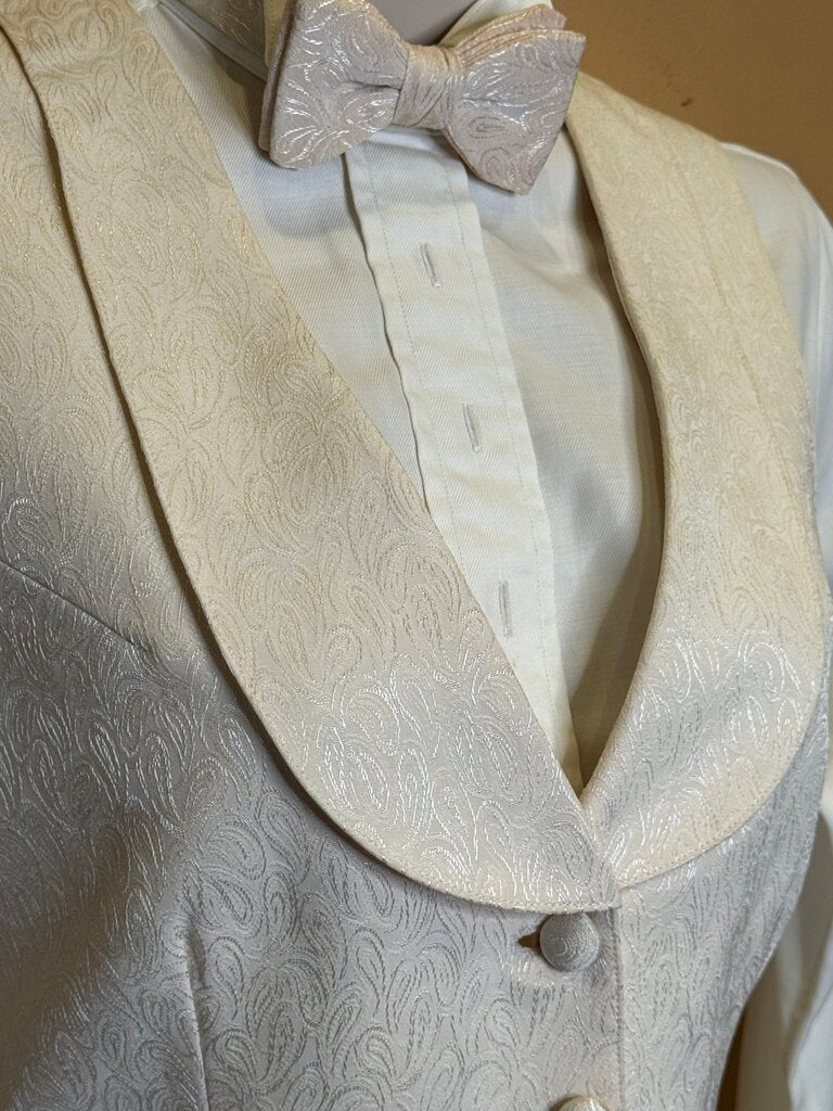 CREAM FORMAL SET WITH BOWTIE DEREGNAUCOURT