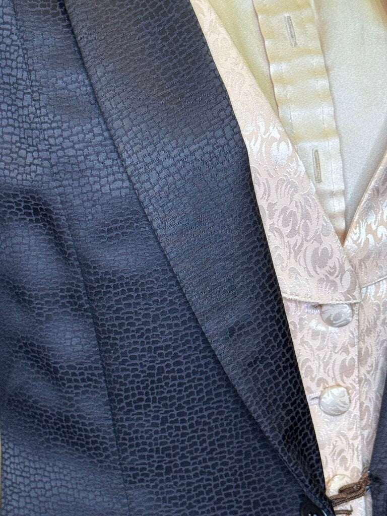 BROWN TONE ON TONE PATTERN DAY COAT