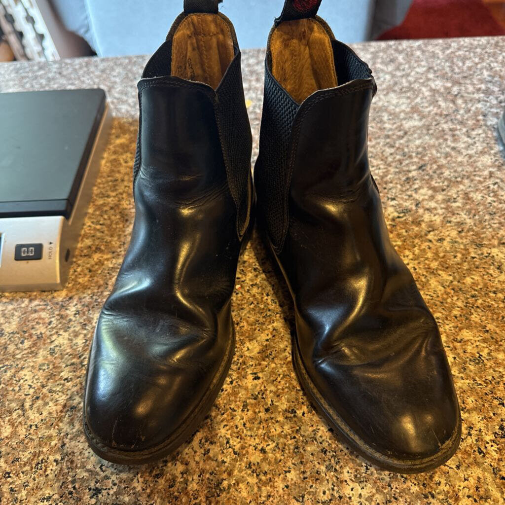 BLACK BOOT SIZE 5